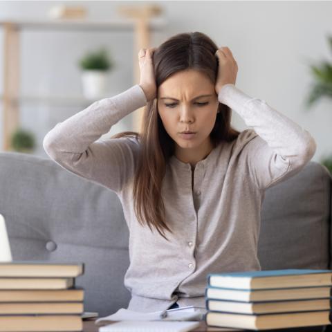 Studente met vragen